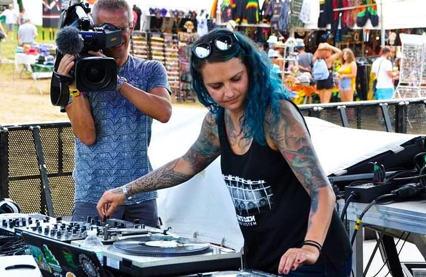 Sharin Skank in session