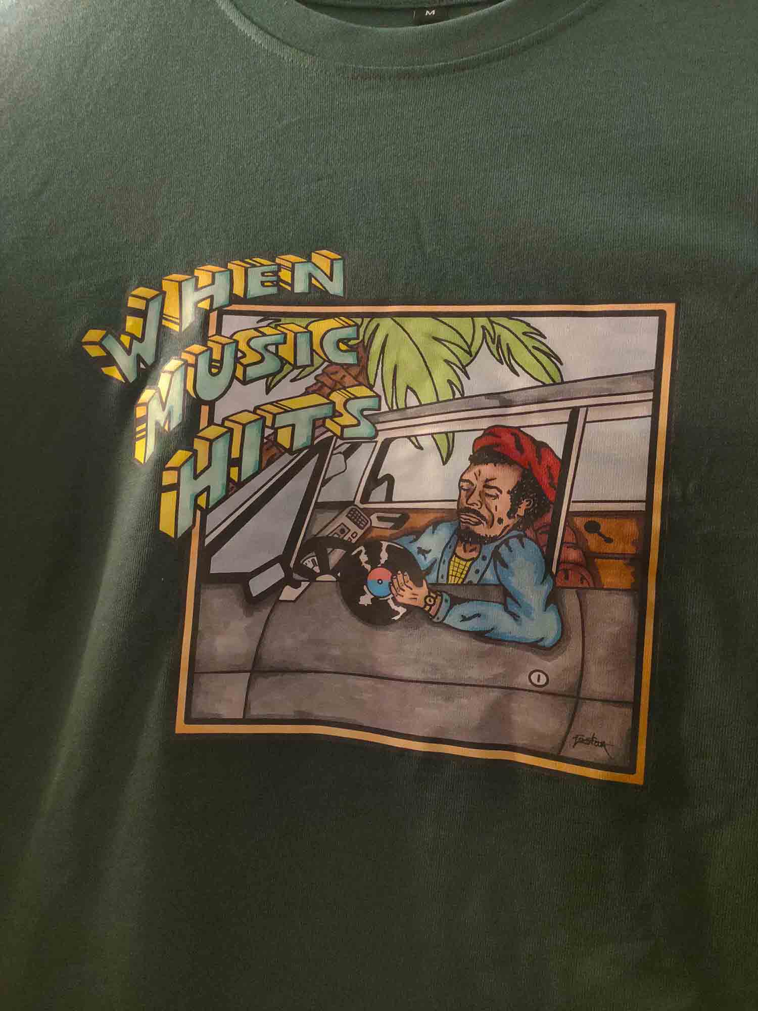 T-Shirt oversize "When Music Hits" Green – Image 2